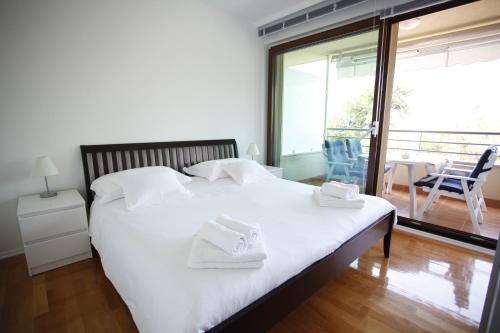 One-Bedroom Apartment with Sea View