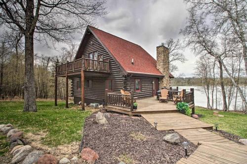 New Hot Tub Fall Oasis with Amazing FawnLake Views in Crosslake (MN)