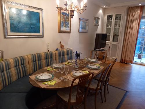 Зручності, Ferienhaus am Mondsee in Мондзеє