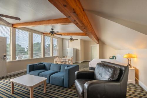 Pacific Reef Hotel & Light Show in โกลด์บีช (ออรากอน)