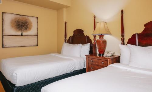 Grant Hall Hotel Room Type - Standard Double Room with Two Double Beds