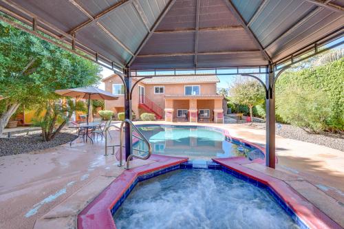 Laptop-Friendly Cathedral City Gem with Fireplace!