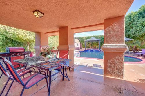 Laptop-Friendly Cathedral City Gem with Fireplace!