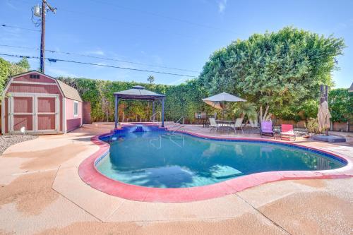 Laptop-Friendly Cathedral City Gem with Fireplace!