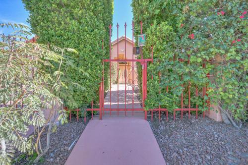 Laptop-Friendly Cathedral City Gem with Fireplace!