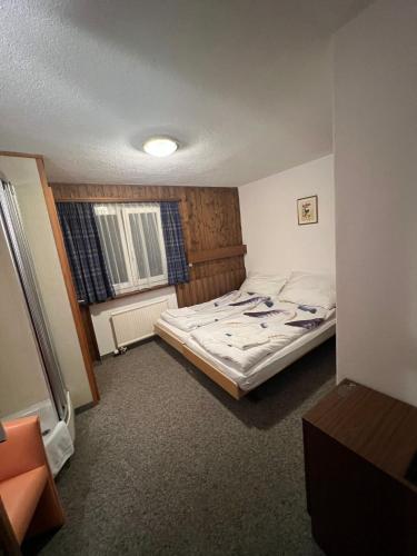 Romantic Room with private bathroom in Saas, Schweiz