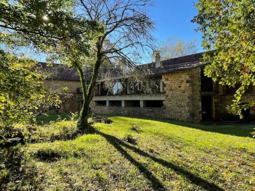 Havre de paix: maison de campagne avec piscine