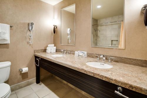 2 bedrooms, 4 beds