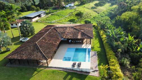 Finca ganadera de lujo en el Quindío