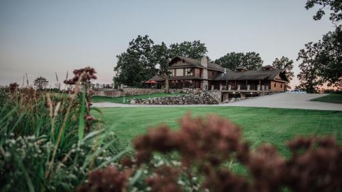 The Getaway - A 500 Acre Estate in Pequot Lakes, USA