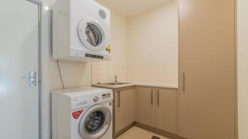 Three-Bedroom Apartment image 4