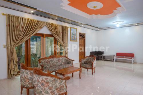 Fasilitas, Wisma Giri Mulyo B near Grojogan Sewu Mitra RedDoorz in Tawangmangu