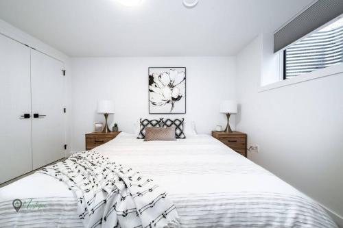 Modern Suite King Bed Near Whyte Ave and U of A WIFI - image 4