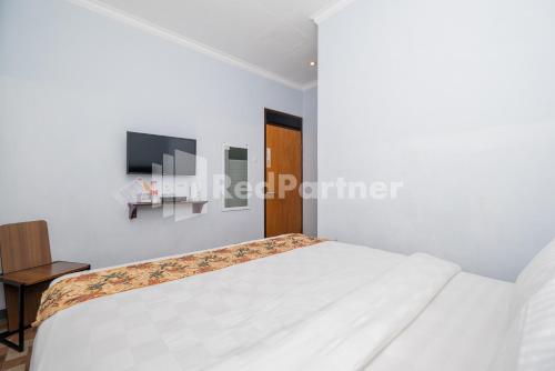Standard Double Room image 3