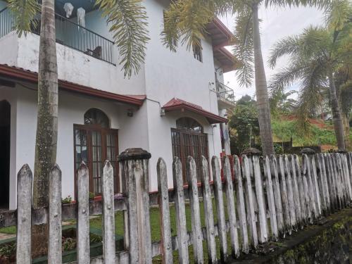 Kandy ambuluwawa mount villa