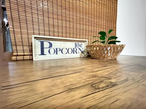 Family Friendly 3 Br 2 Bath Duplex Sleeps 9! in Drake Park
