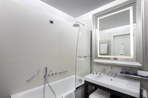 UNAHOTELS Cusani Milano - image 7