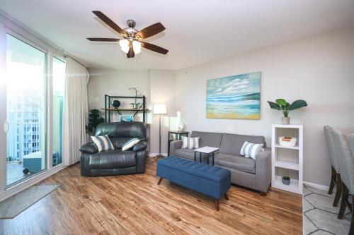Marvelous 9th Floor Condo Gulf, Pool & Sunset View