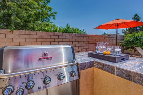 Magnolia by AvantStay Magnificent Coachella Valley Oasis w Pool Spa in Indio, USA