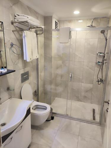 Deluxe Double or Twin Room image 1