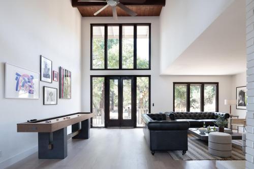 Mataro by AvantStay Large Elegant Home in Santa Rosa w Hot Tub Games