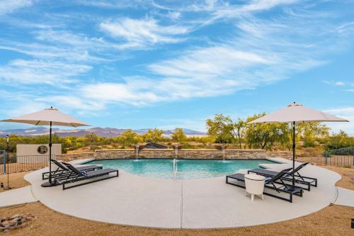 Fallbrook by AvantStay Secluded Home on 40acres wPool Rooftop Trails