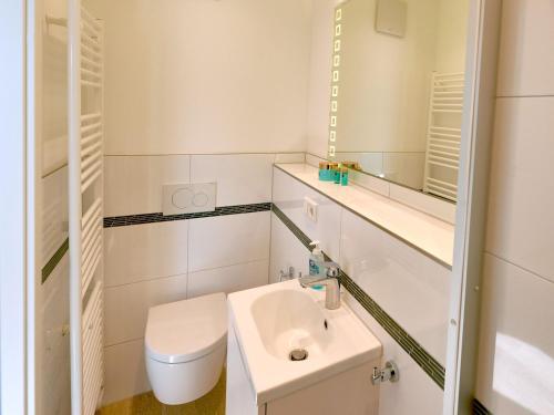 Apartment with Balcony image 8