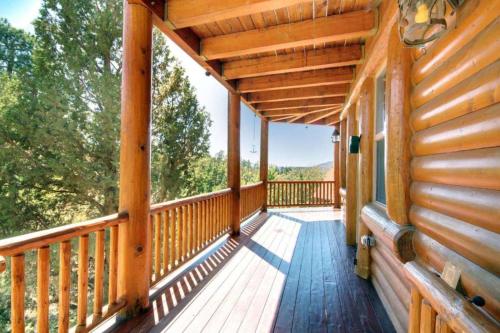 Starlight Retreat by AvantStay Gorgeous Log Style Home w Incredible Views