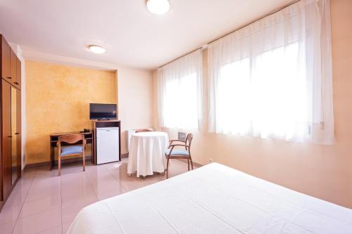 Hotel La Perla D'Olot - image 14
