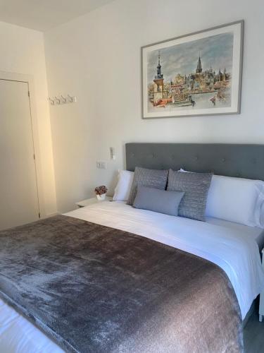 Three-Bedroom Apartment image 10