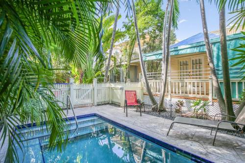 Paradise Place by AvantStay Key West Old Town Condo w Shared Pool