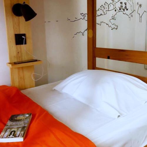 Living Lounge Hostel - image 10