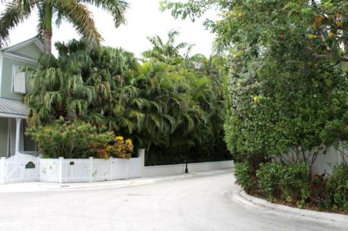 Key West Found by AvantStay Close to Shops w Patio Shared Pool Week Long Stays Only