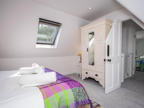 4 Bed in Lulworth Cove DC182