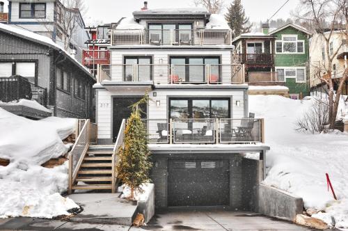 Pinetree by AvantStay Modern Park City Getaway w Patio Balcony