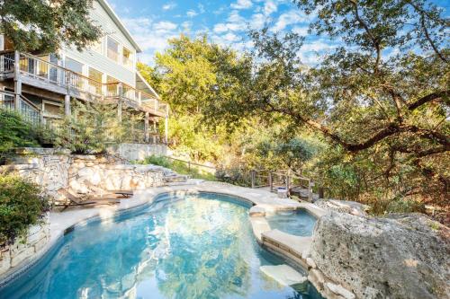 Dawson by AvantStay Serene Austin Home set Amongst nature w Pool Hot Tub Close to Lake Travis