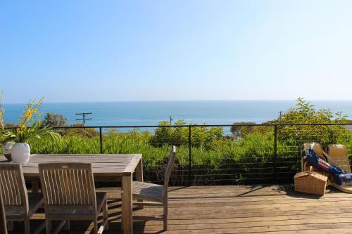 Bluff by AvantStay Gorgeous Malibu Getaway w Hot Tub Spectacular Ocean Views