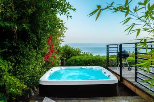 Bluff by AvantStay Gorgeous Malibu Getaway w Hot Tub Spectacular Ocean Views