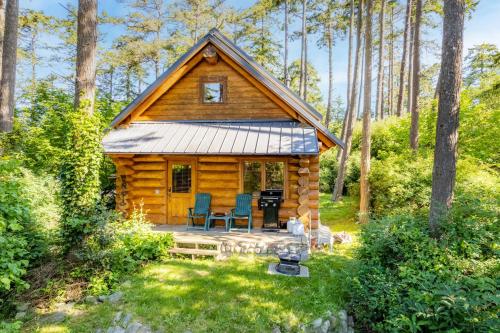 Penn Cove Overlook by AvantStay Cabin w Views - Oak Harbor