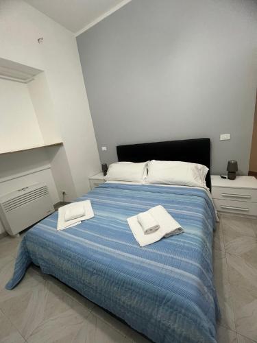 Large Double Room image 5