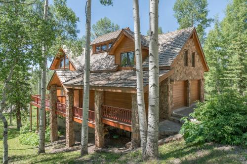 Wapiti Mountain Escape by AvantStay Commanding Views Incredible Home w Hot Tub in Telluride, USA