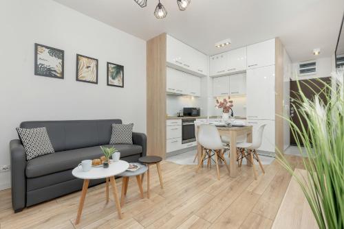 Chłodna Modern Apartment Near the Warsaw Centre by Noclegi Renters, Varsovia