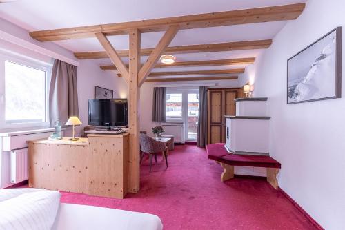 Hotel Sonnenheim - image 5