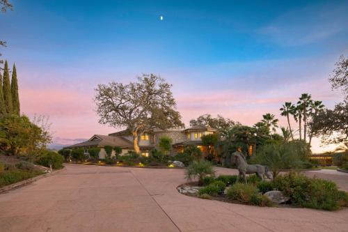 Eagle Oak Ranch by AvantStay Views Pool Privacy