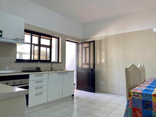 Cocina, Blife Aerya private rooms - Airport stay in Montenegro