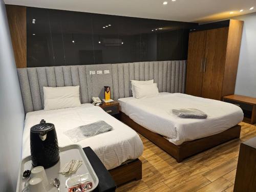 Royal Garden Hotel & Restaurant near Ibu Tulun mecset