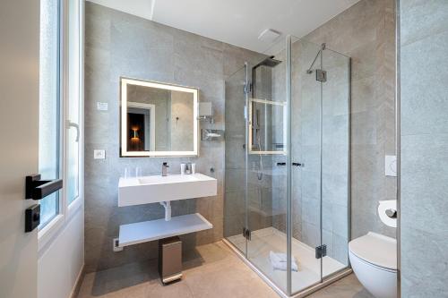 513497158 Hôtel Apollinaire Nice