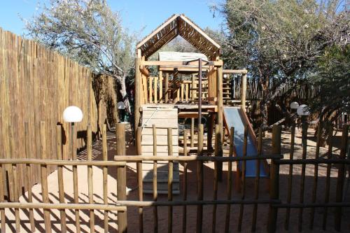 kinderspeeltuin, Arebbusch Travel Lodge in Windhoek