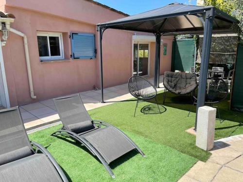 Villa climatisee piscine 3 chambres mer a 800m in Les Breguieres