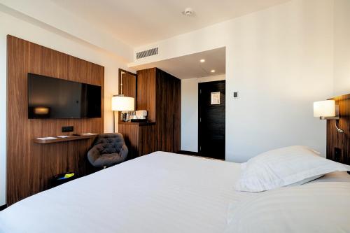 513498647 Hôtel Apollinaire Nice